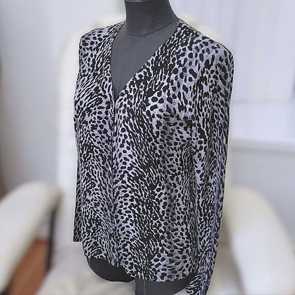 Nina Leonard grey cheetah print soft ribbed cardigan Size M